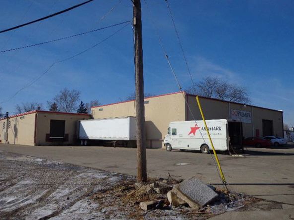Office/Warehouse/Production Building Near I-74: 1050 W Bloomington Rd, Champaign, IL 61821